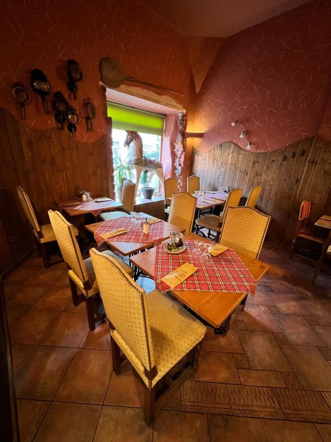 Hotel Maxi Угерське Градіште Екстер'єр фото